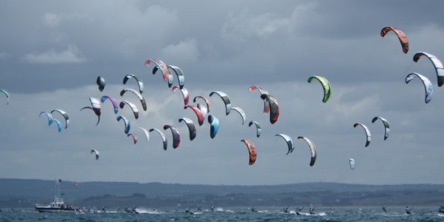 Ven y descubre el kitesurf 